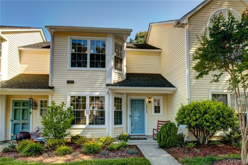 Immaculate townhouse- 100% move in ready!