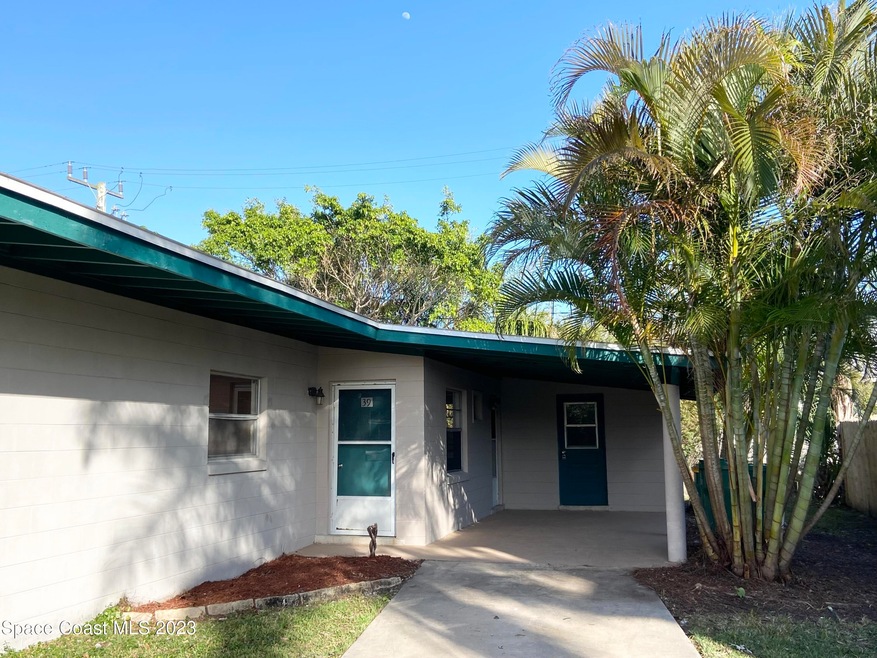 39 Cedar Front Entrance