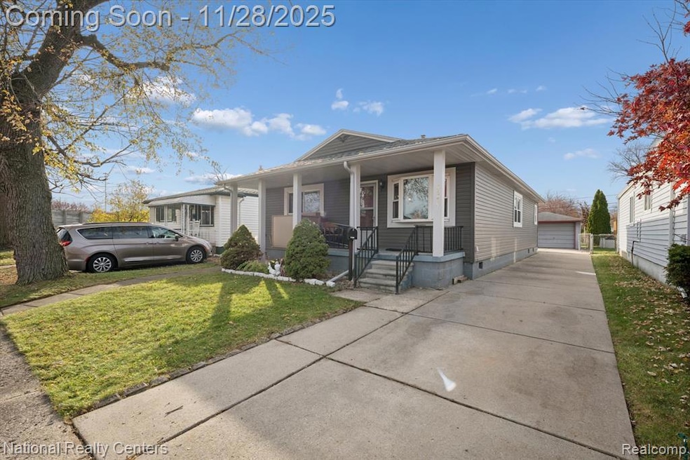 5644 Croissant St, Dearborn Heights, MI 48125 - photo 1