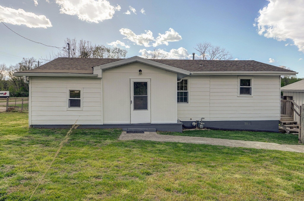 1163 S Glenn Ave-1