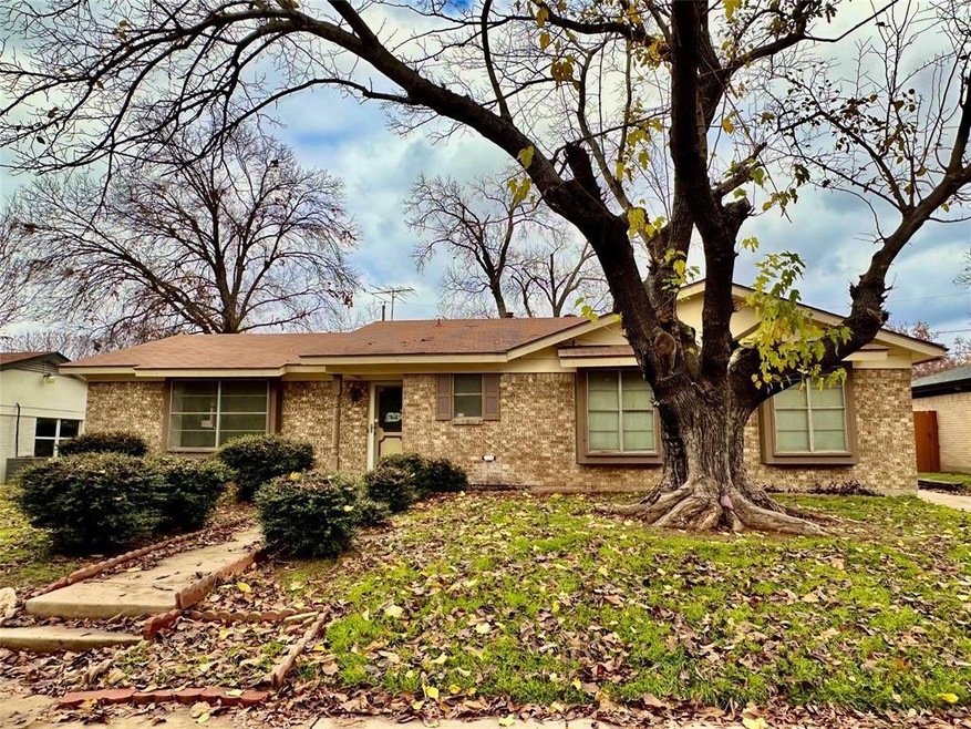 1809 Chattanooga Dr, Bedford, TX 76022 - photo 1