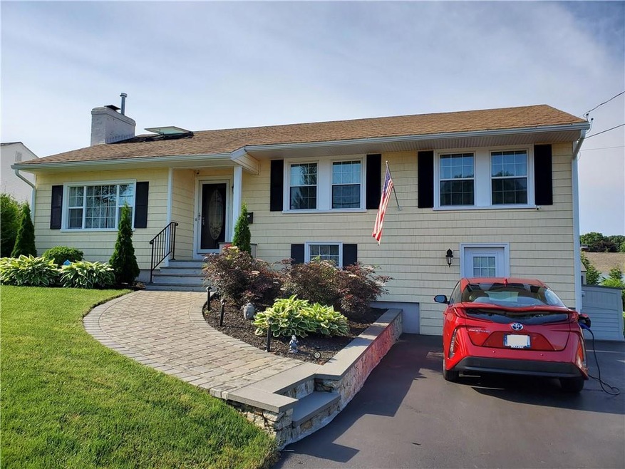 Vinyl siding that looks like cedar shakes
