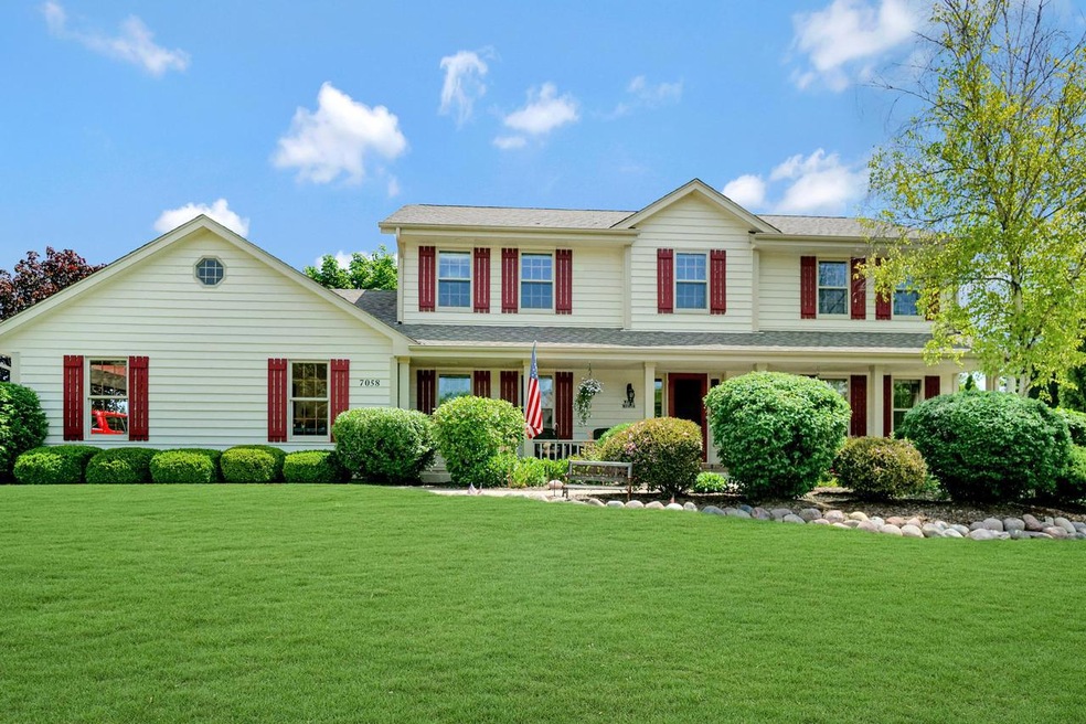 W148N7058 Terriwood Dr, Menomonee Falls, WI 53051 - photo 1