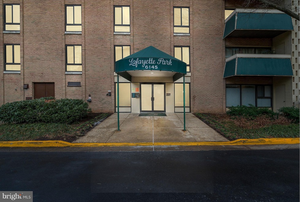 6145 Leesburg Pike unit 104, Falls Church, VA 22041 - photo 1