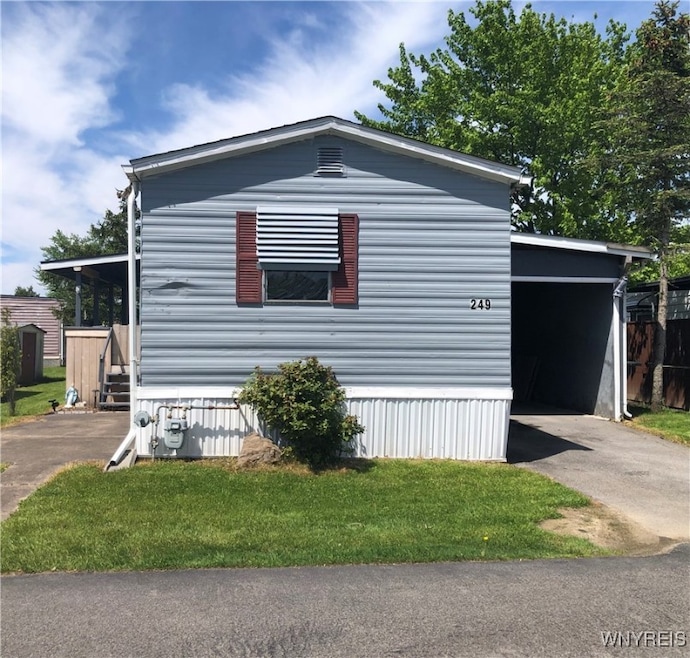 GREAT LOCATION - COVERED DECK/NEW RAILINGS/GATE
