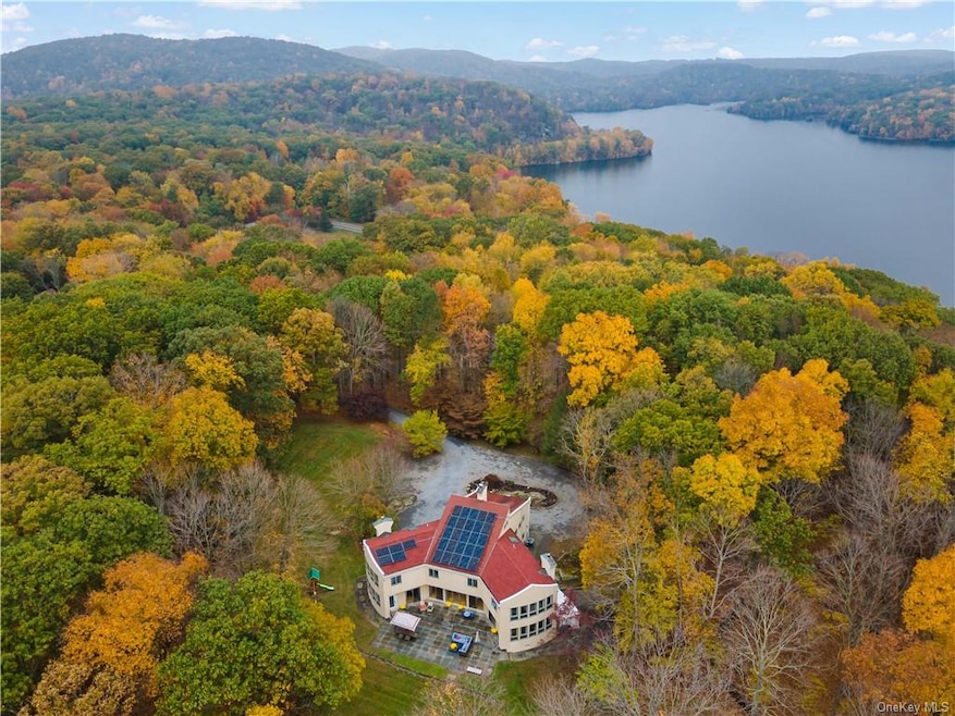 32 Fox Run Rd, Croton On Hudson, NY 10520 - photo 1