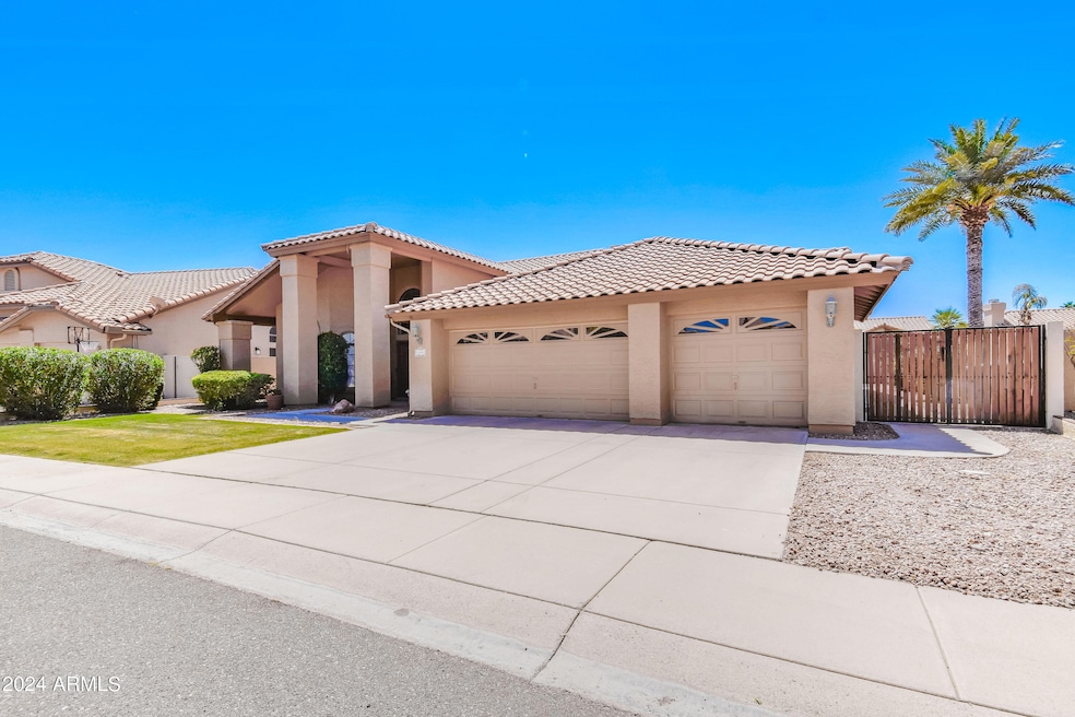3 Car Garage!