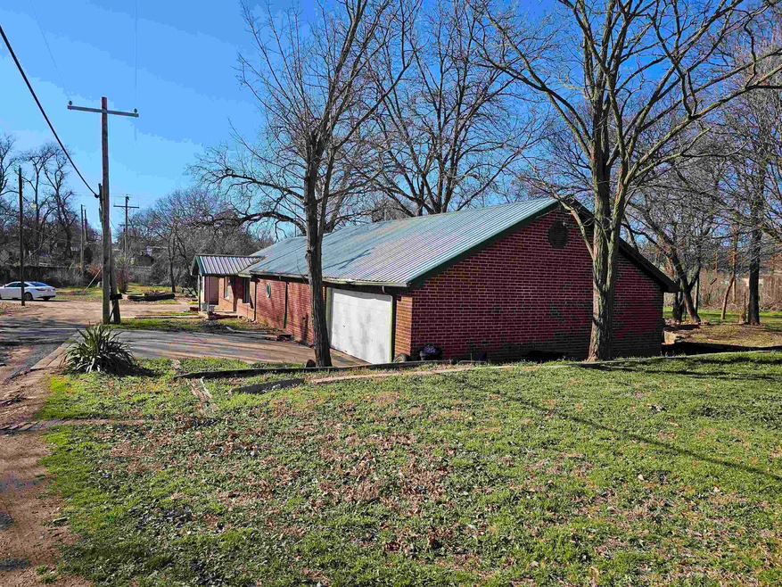 315 315 Howard St, Duncan, OK 73533 - photo 1