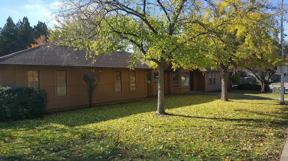 1865 El Verano St, Redding, CA 96002 - photo 1