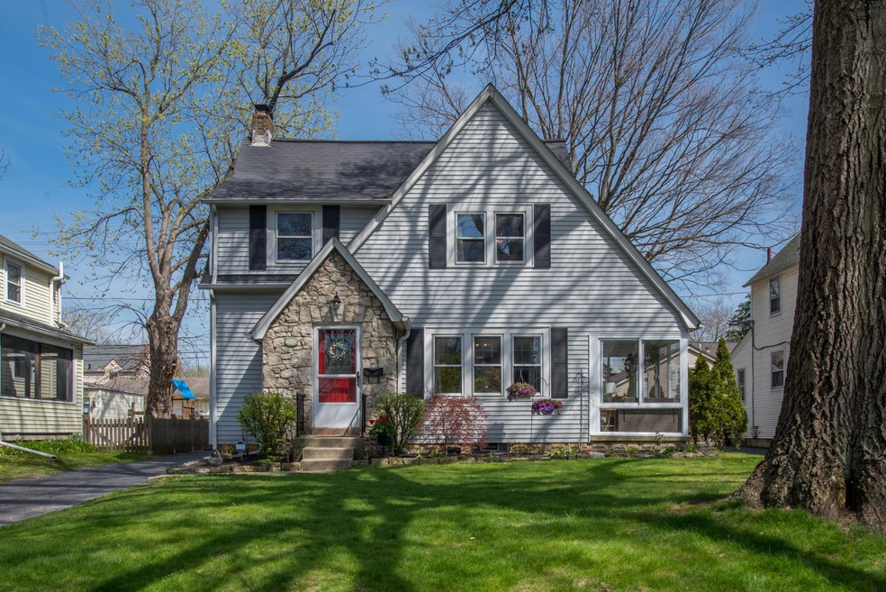 984 Montrose Ave, Columbus, OH 43209 - photo 1