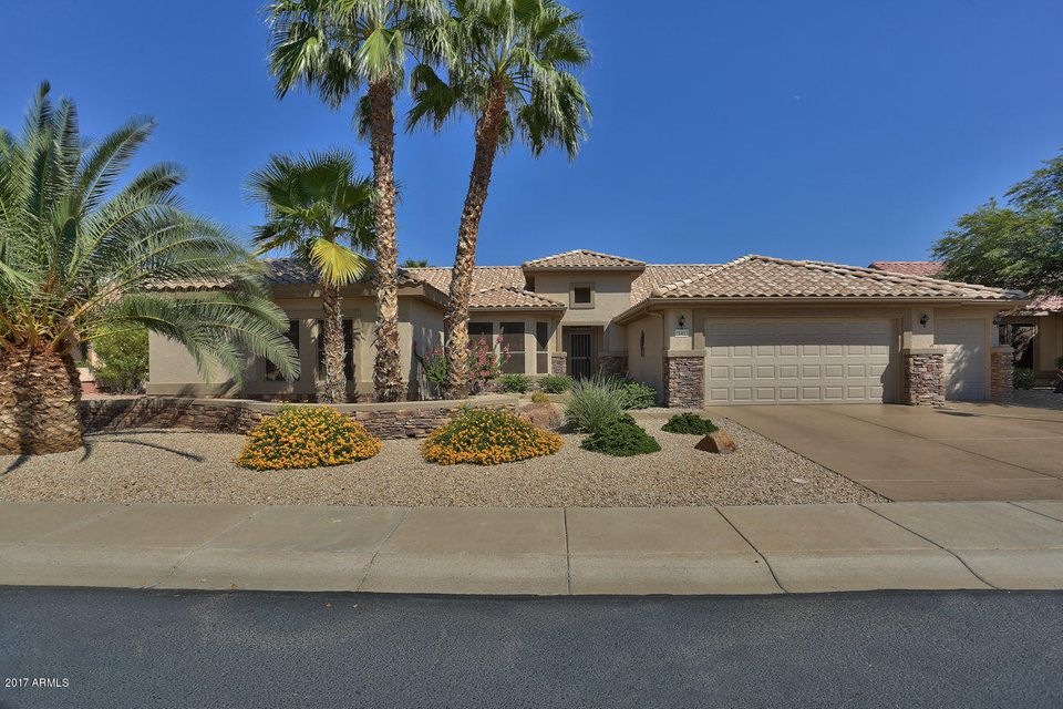 Pool, Casita, 2.5 car garage