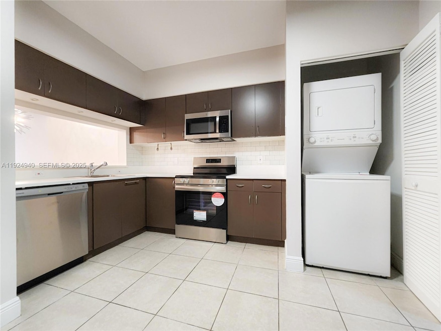 34 Key West Ct unit 43, Weston, FL 33326 - photo 1