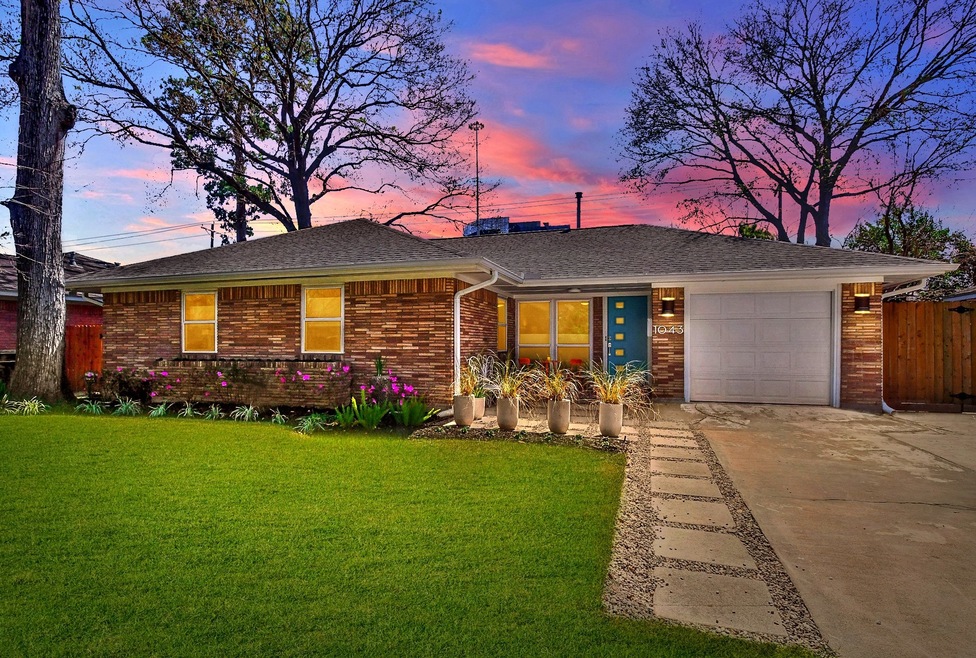 1043 W 30th St, Houston, TX 77018 - photo 1