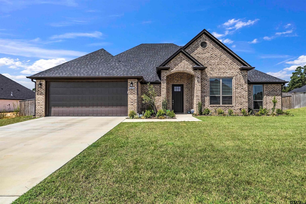 For Sale $439,900 • Co-Listing Agent