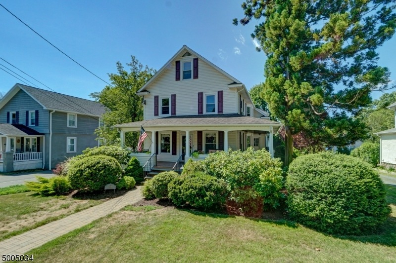 136 E Center St, Midland Park, NJ 07432 - photo 1