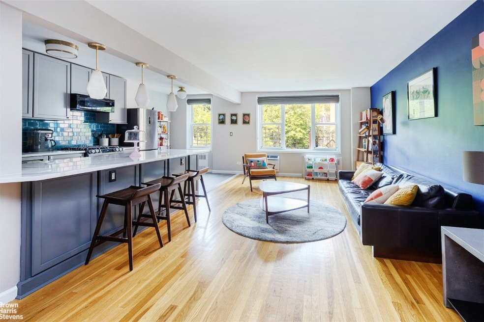 2390 Palisade Ave unit 5B, Bronx, NY 10463 - photo 1