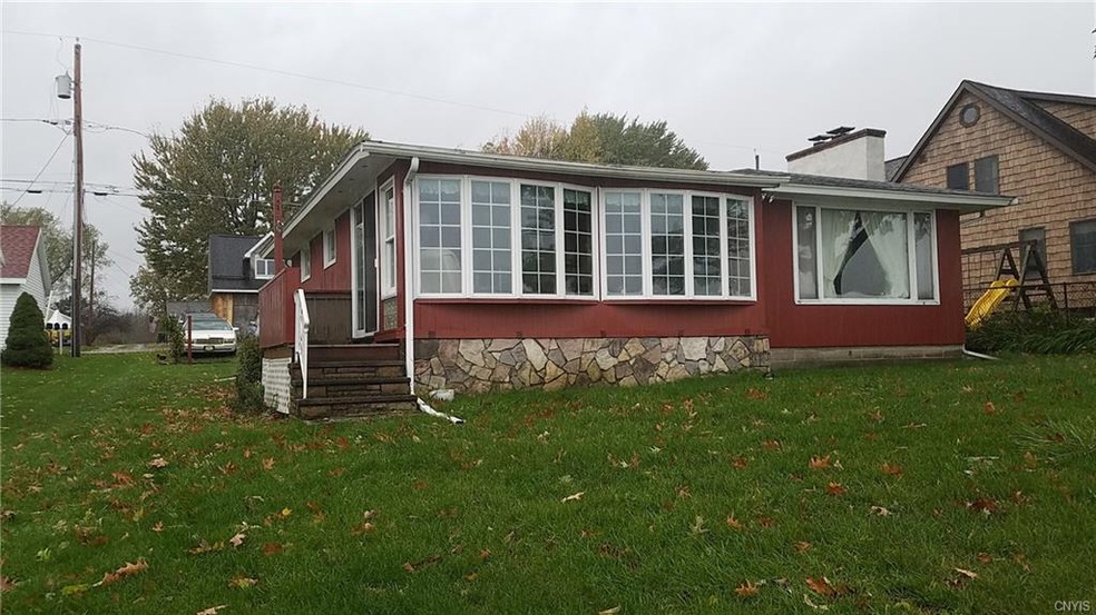 Back exterior all windows so you can see the lake