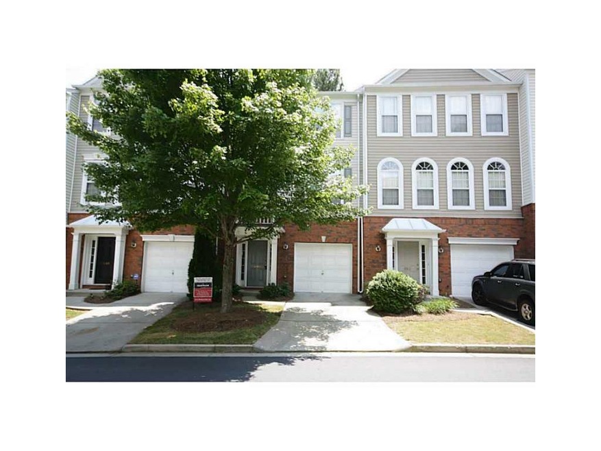 Exterior Front. Wonderful 3 bedroom Townhouse in g