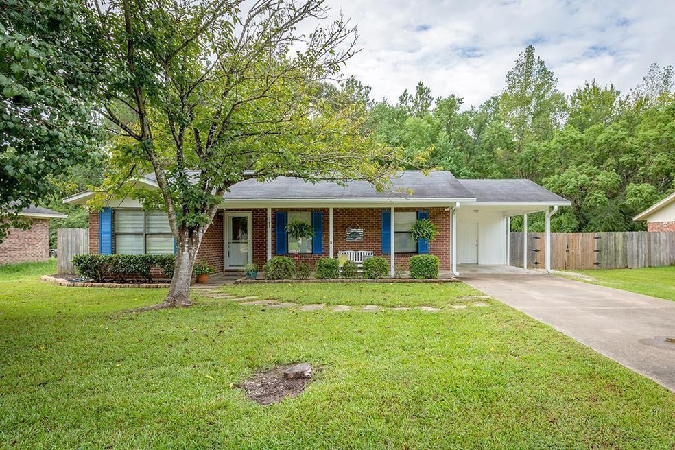 143 Stone Dr, Lufkin, TX 75904 - photo 1