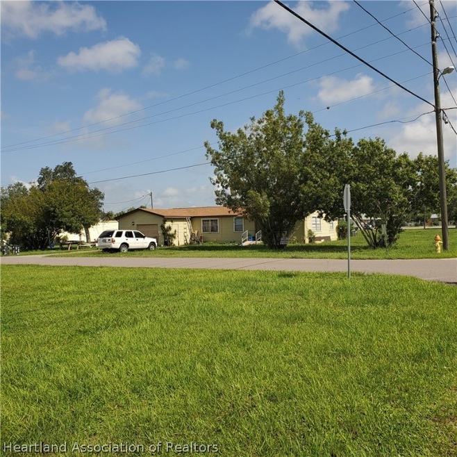 19 E Belleview St, Lake Placid, FL 33852 - photo 1