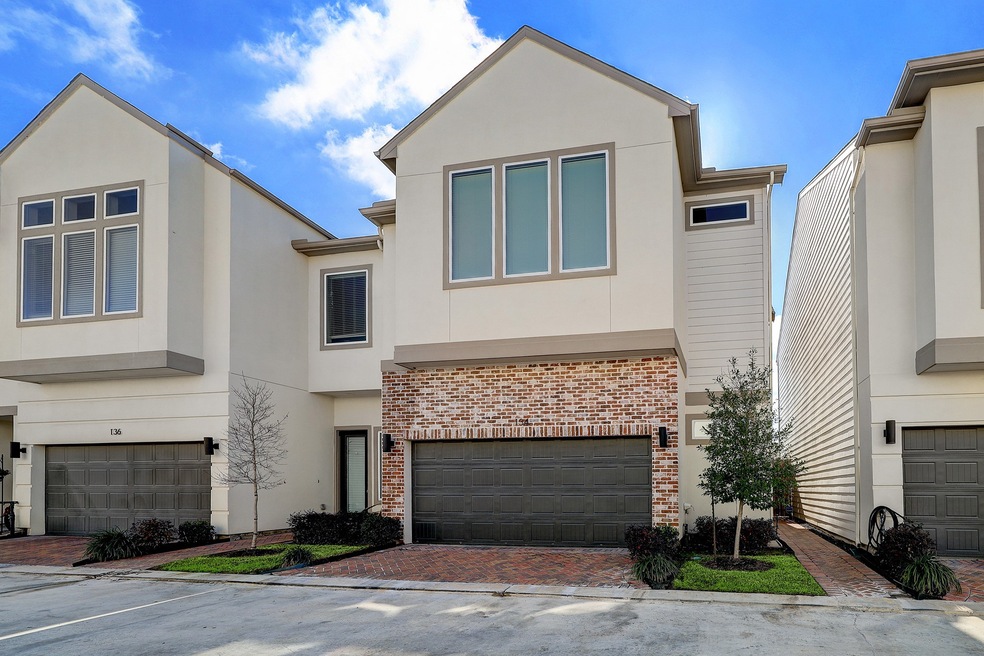 134 Knightsbridge Park Ln, Houston, TX 77018 - photo 1