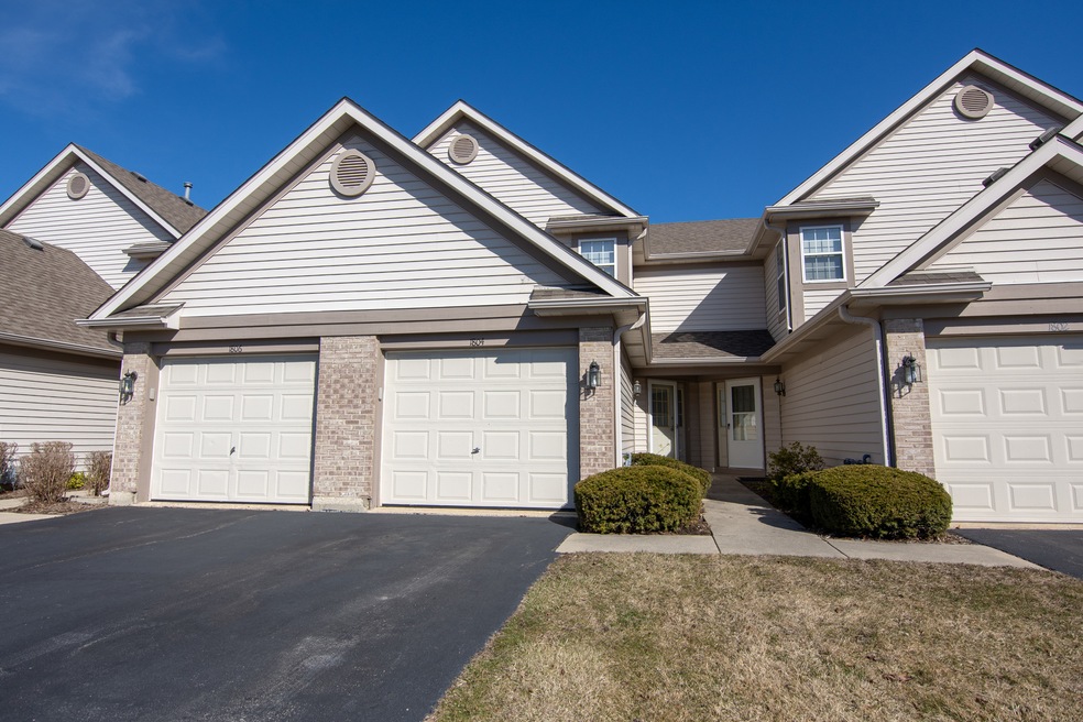 1804 Grove Ave unit 15B180, Schaumburg, IL 60193 - photo 1