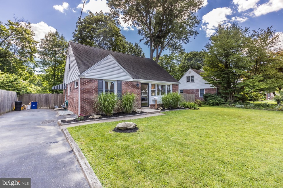 22 Yale Square, Morton, PA 19070 - photo 1