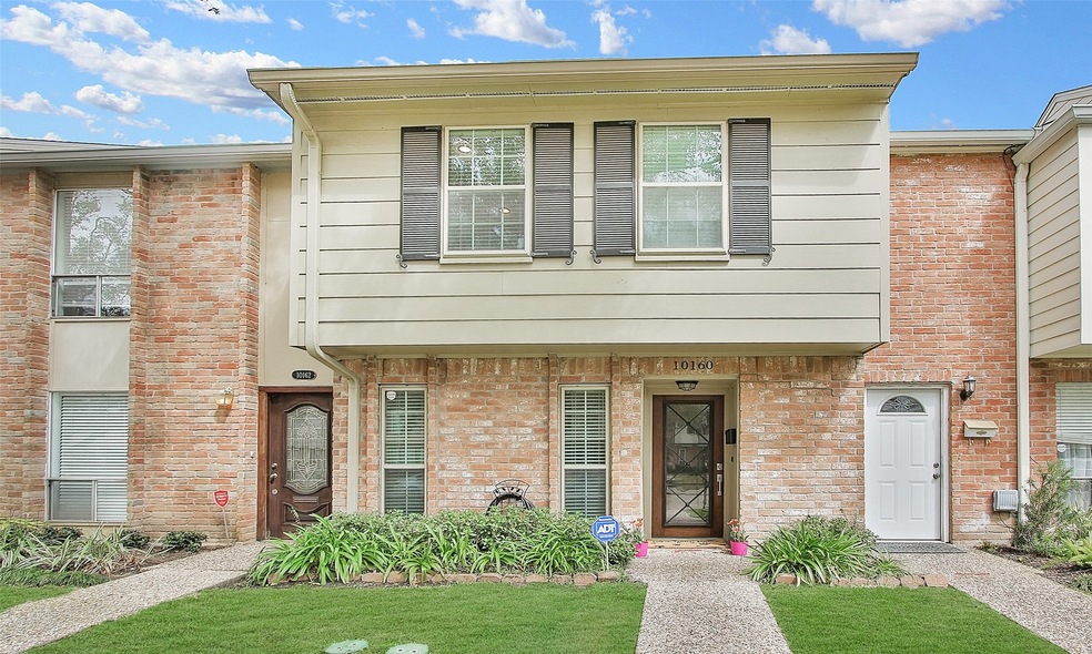 10160 Longmont Dr unit 38/6, Houston, TX 77042 - photo 1
