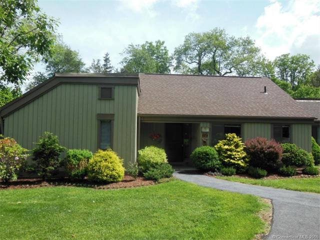 623 Cedar Cir, Southbury, CT 06488 - photo 1