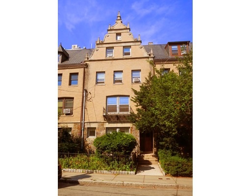 338 Tappan St, Brookline, MA 02445 - photo 1