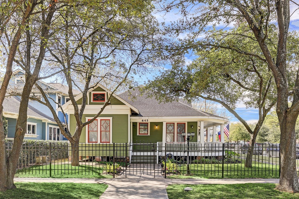 645 Harvard St, Houston, TX 77007 - photo 1