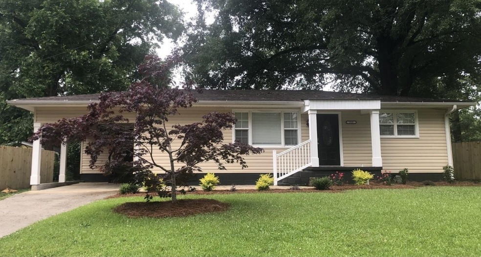 NICE RANCH 3 BEDROOM 2 BATH HOUSE