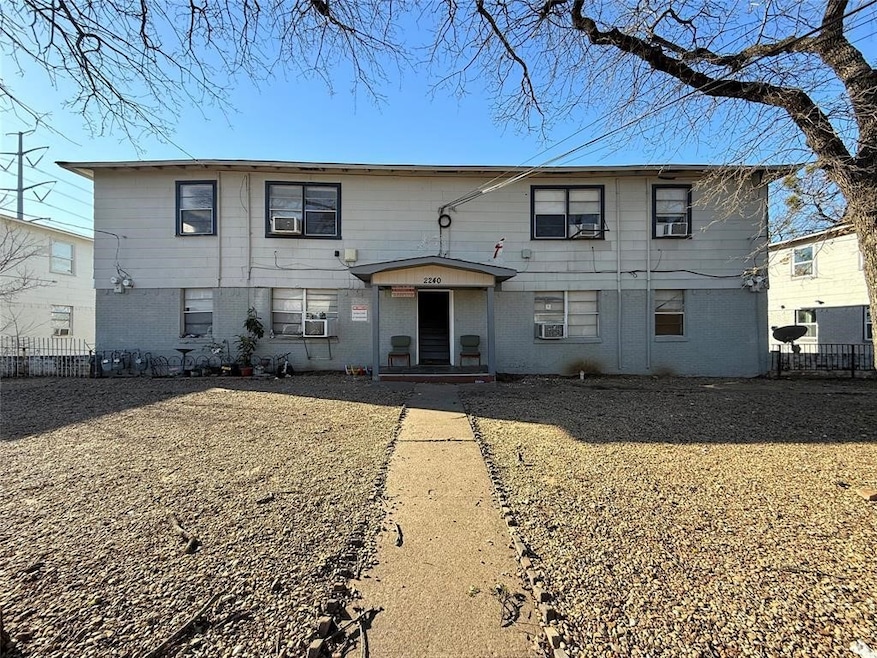2240 Riverview Dr unit A, Irving, TX 75060 - photo 1