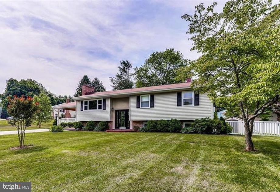 5900 Dale Dr, Sykesville, MD 21784 - photo 1