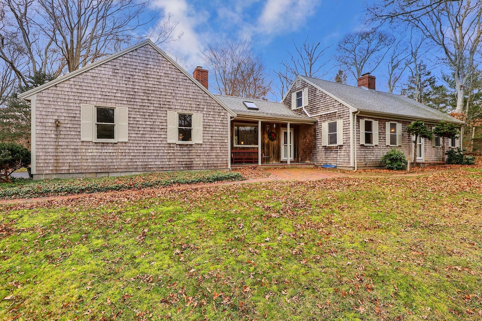 14 Damon Rd, Falmouth, MA 02540 - photo 1