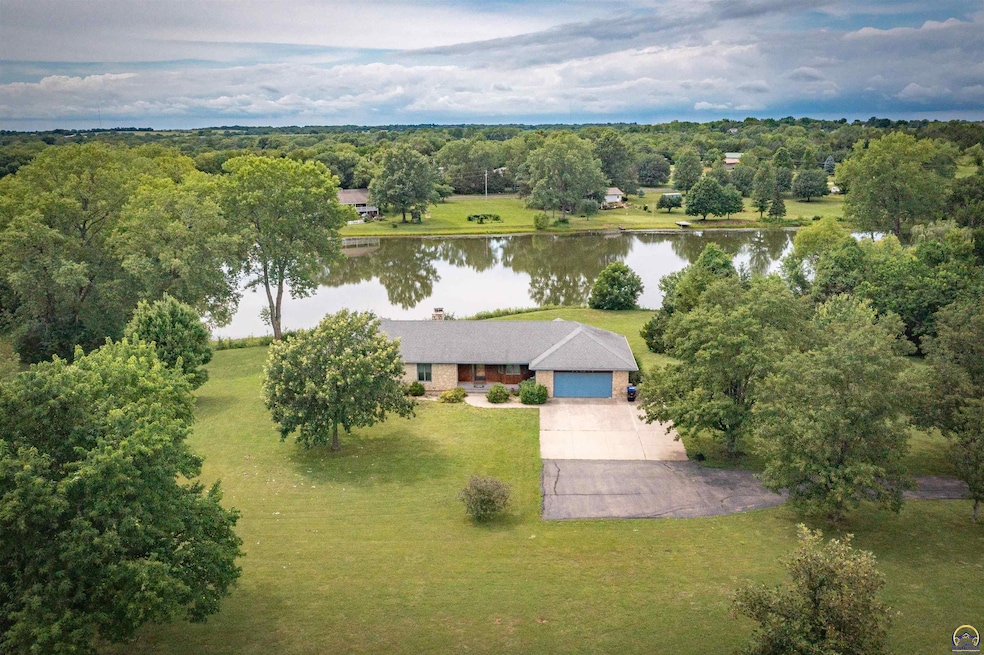 8029 SW 61st St unit House E, Topeka, KS 66610 - photo 1