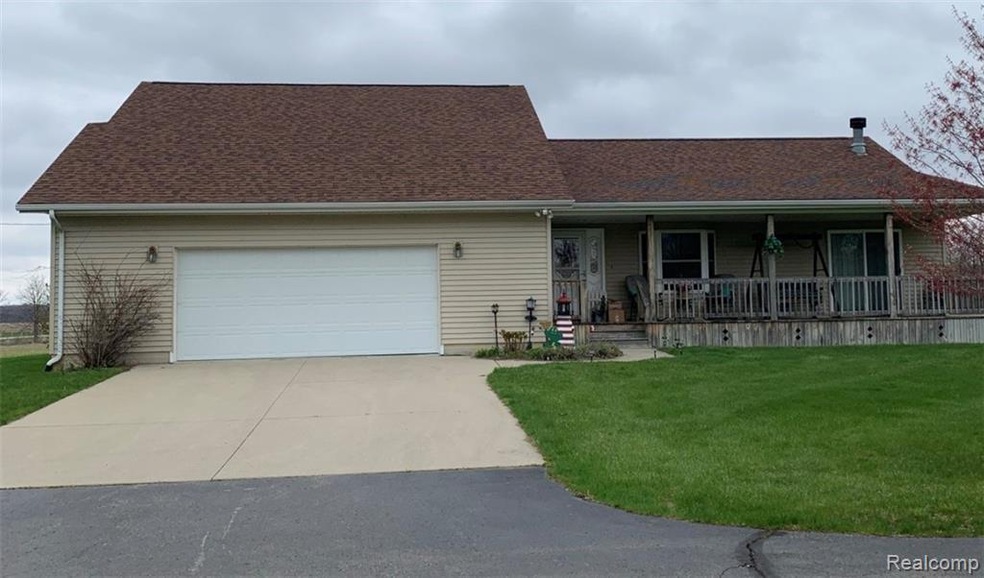 16563 East Rd, Chesaning, MI 48616 - photo 1