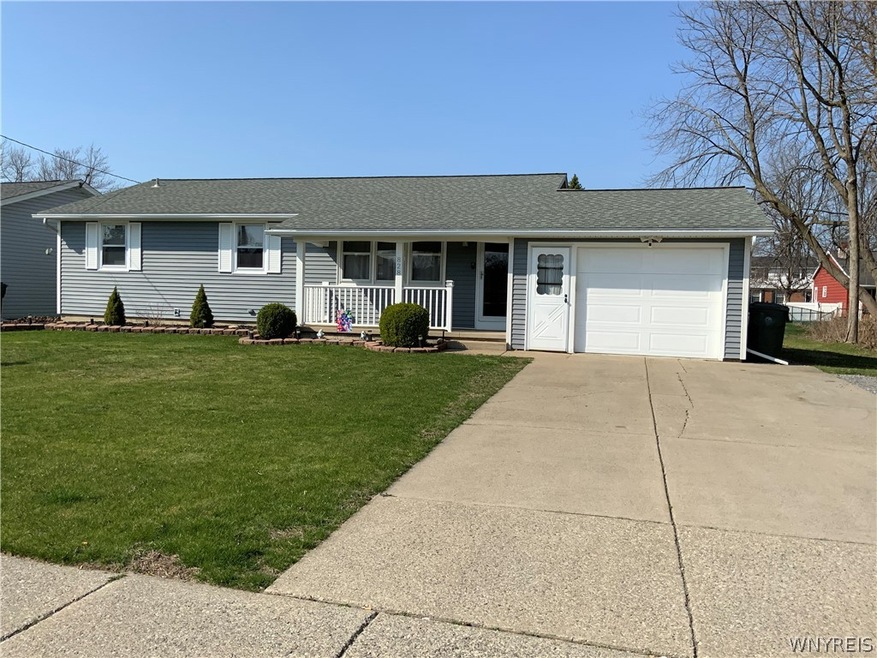 828 Meadow Dr, North Tonawanda, NY 14120 - photo 1