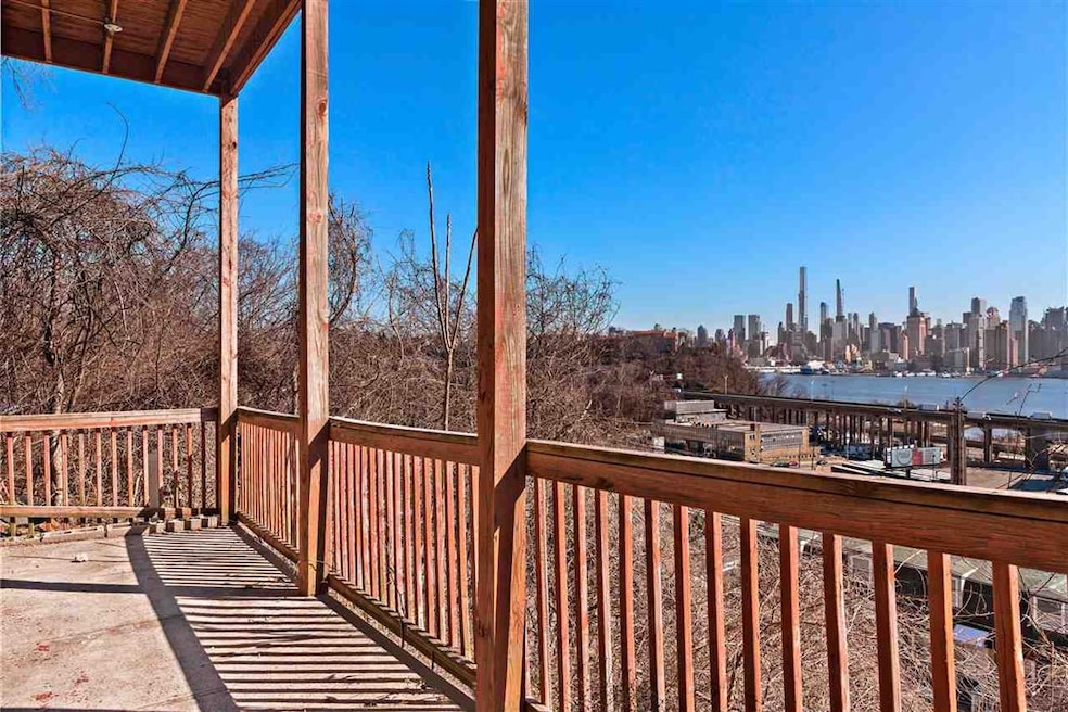 5 Oak St unit B-8, Weehawken, NJ 07086 - photo 1