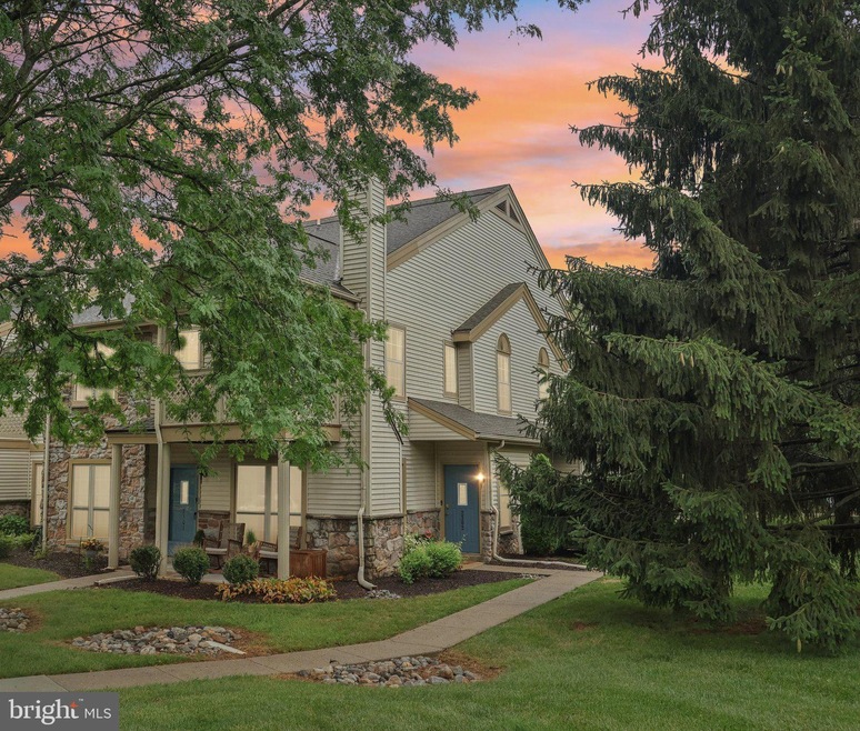 2302 Foxmeadow Cir unit CONDO 2302, Royersford, PA 19468 - photo 1