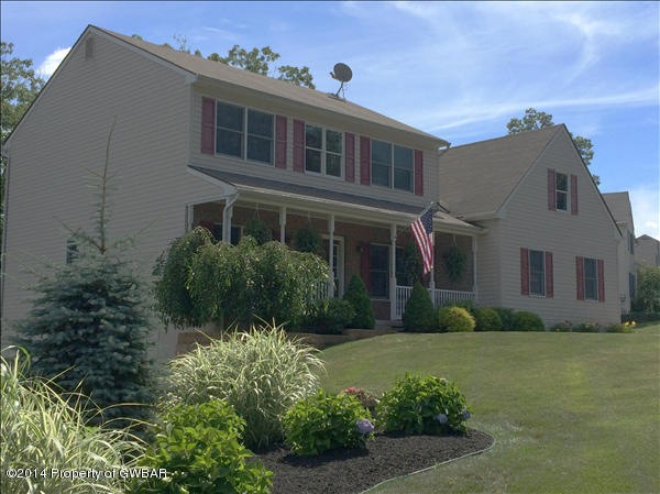 179 Sand Springs Dr, Drums, PA 18222 - photo 1