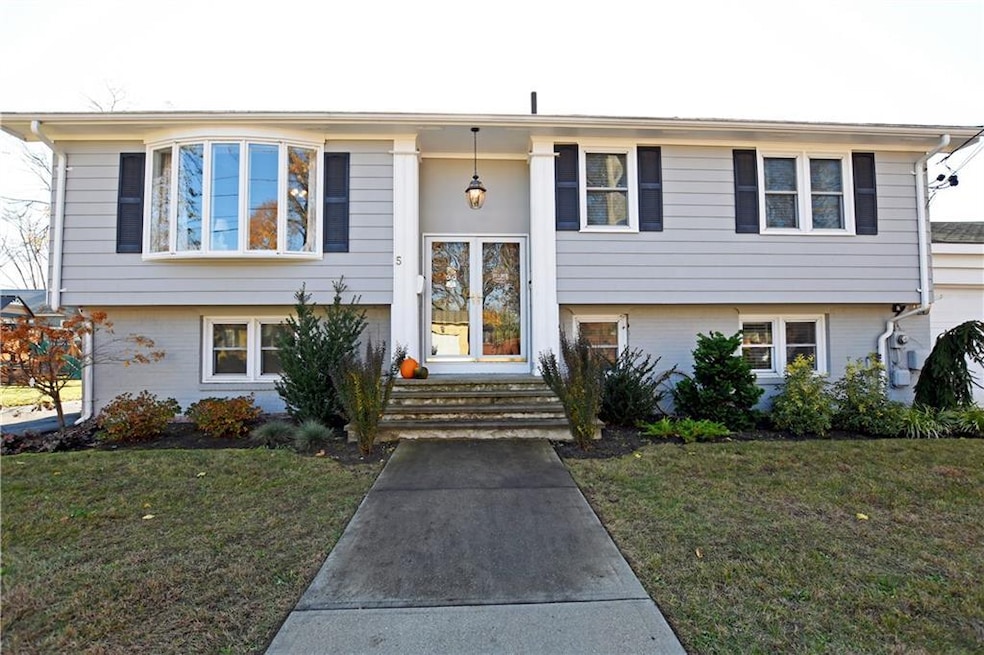 5 Meadow Ave, Johnston, RI 02919 - photo 1