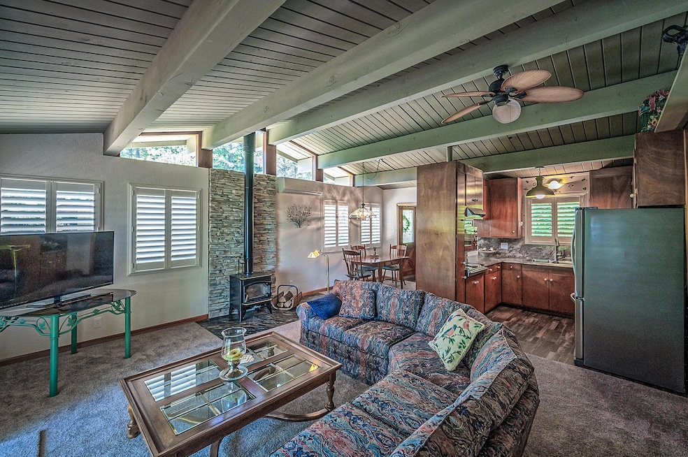 Warm & Inviting Mountain Cabin