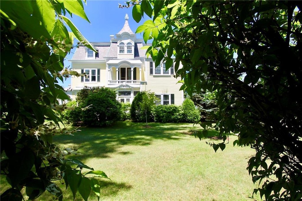 45 Ayrault St unit 1, Newport, RI 02840 - photo 1