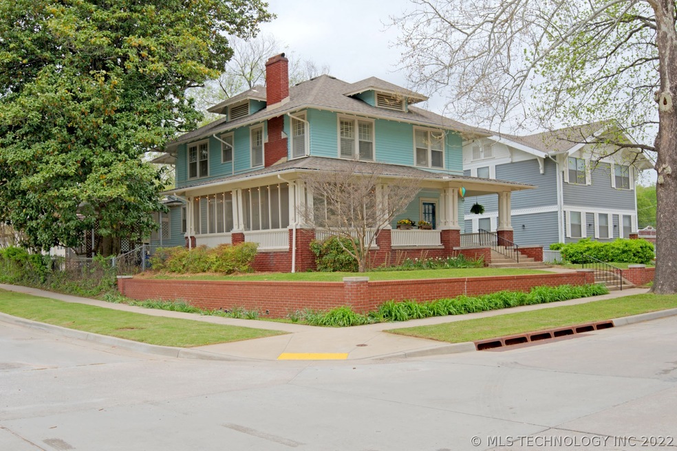 Beautiful Craftsman home on corner lot at 16th and