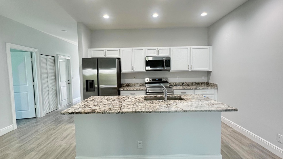 2505 87th Ave, Vero Beach, FL 32966 - photo 1