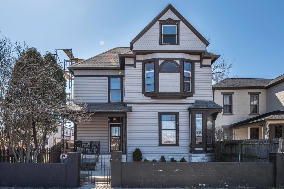 1097 Oak St 04