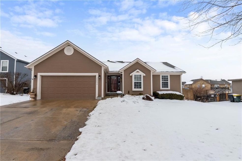 20942 W 226th Ct, Spring Hill, KS 66083 - photo 1