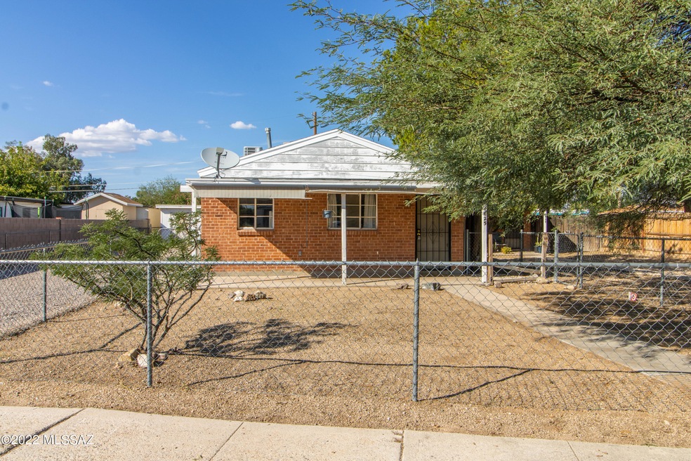 4625 E 17th St, Tucson, AZ 85711 - photo 1