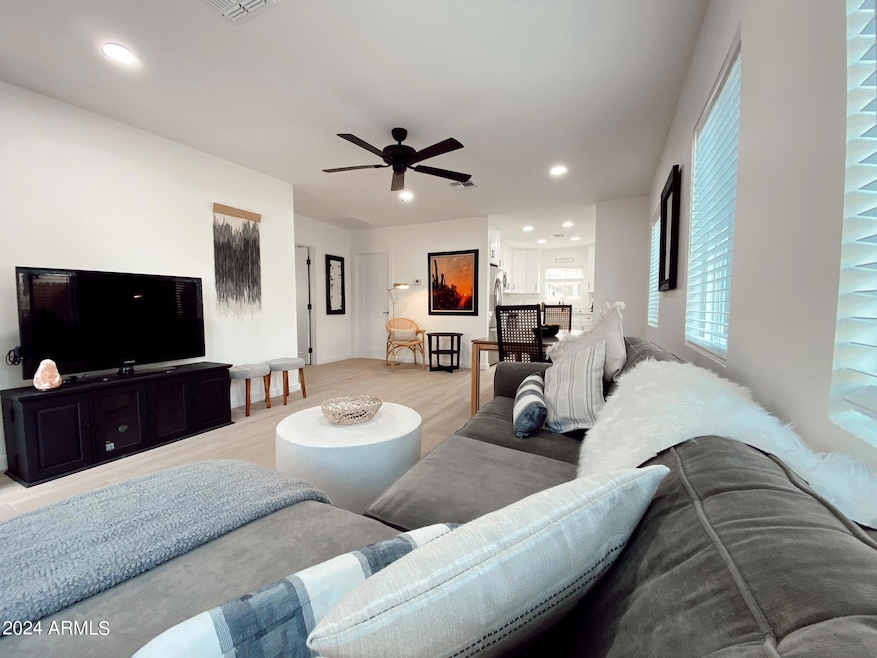 2502 N 29th Place unit 3, Phoenix, AZ 85008 - photo 1